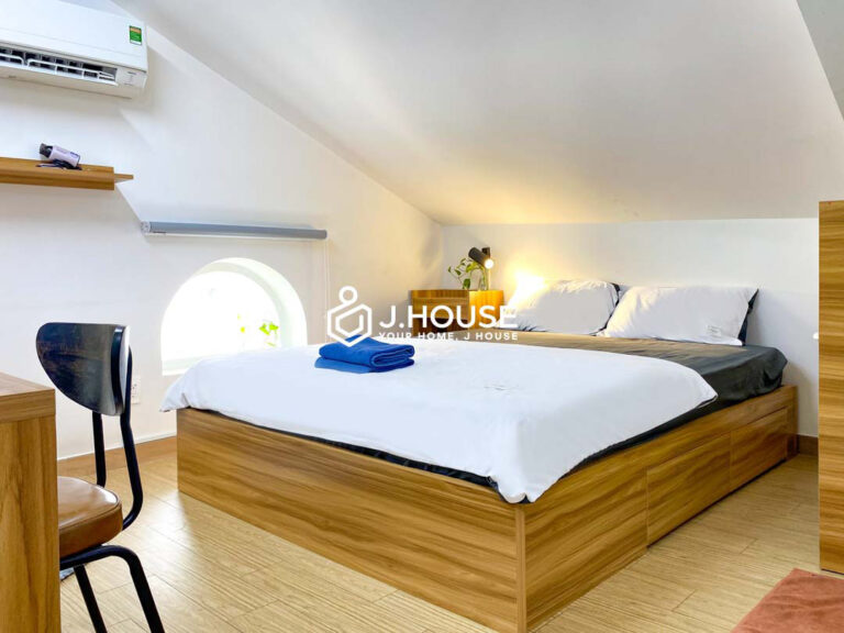 Modern Studio with Arched Window for Rent in District 7 – Lynh Apartment