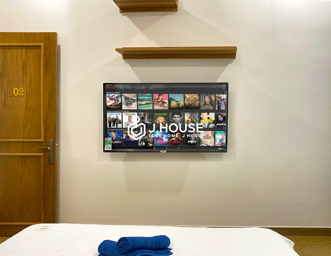 Serviced Studio with Separate Kitchen for Rent in D7 - Lynh Apartment