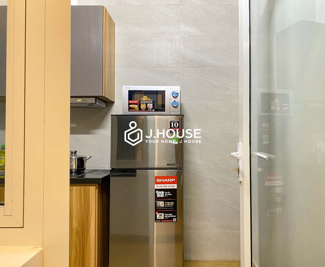 Serviced Studio with Separate Kitchen for Rent in D7 - Lynh Apartment