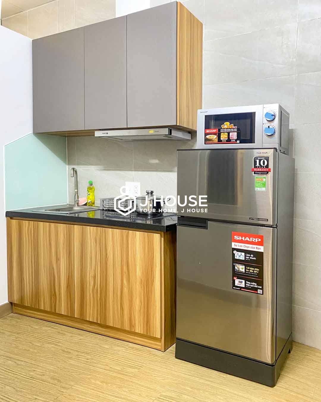 Serviced Studio with Separate Kitchen for Rent in D7 - Lynh Apartment