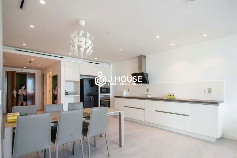 3-bedroom Leman Luxury apartment for rent in District 3, HCMC