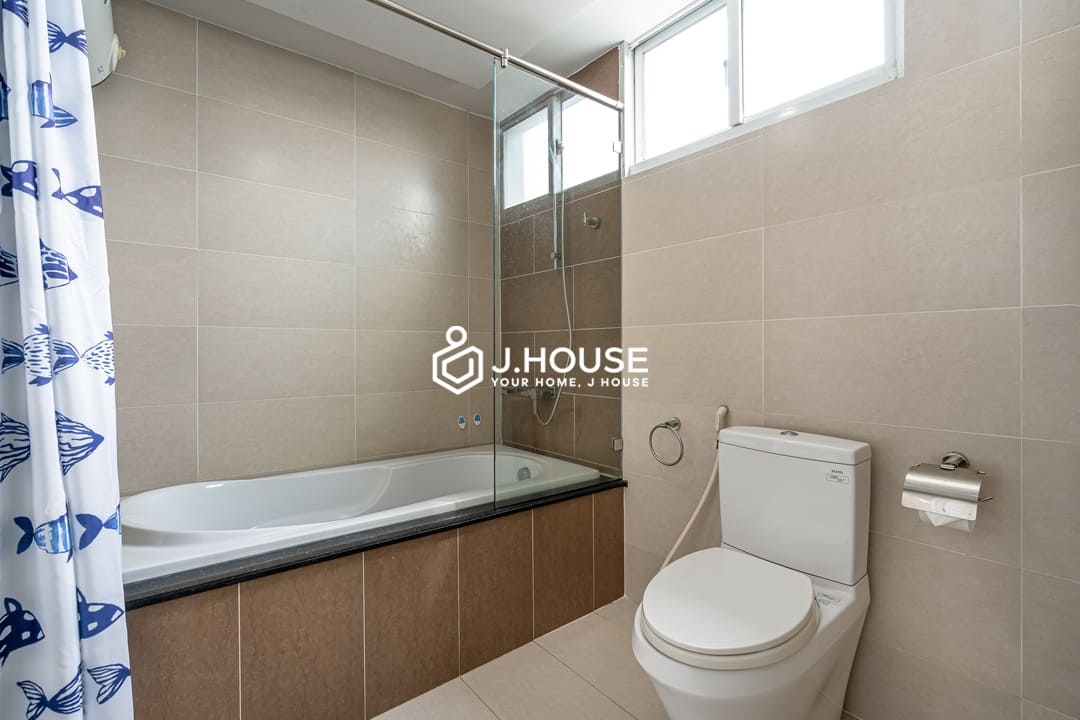 Bright 1br apartment for rent at International Plaza, District 1, HCMC