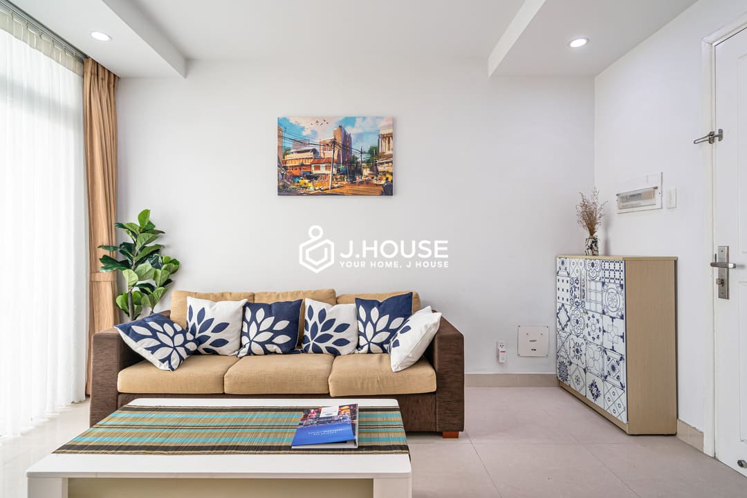 Bright 1br apartment for rent at International Plaza, District 1, HCMC