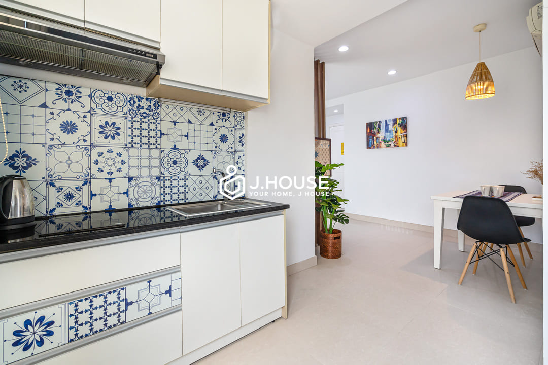 Bright 1br apartment for rent at International Plaza, District 1, HCMC