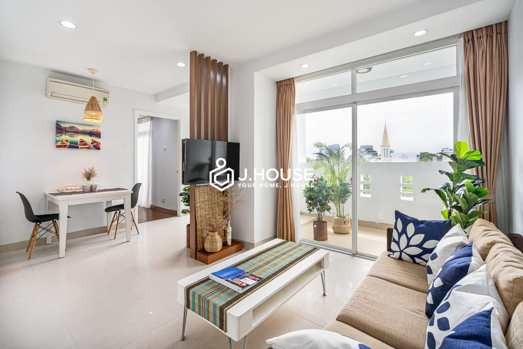 Bright 1br apartment for rent at International Plaza, District 1, HCMC