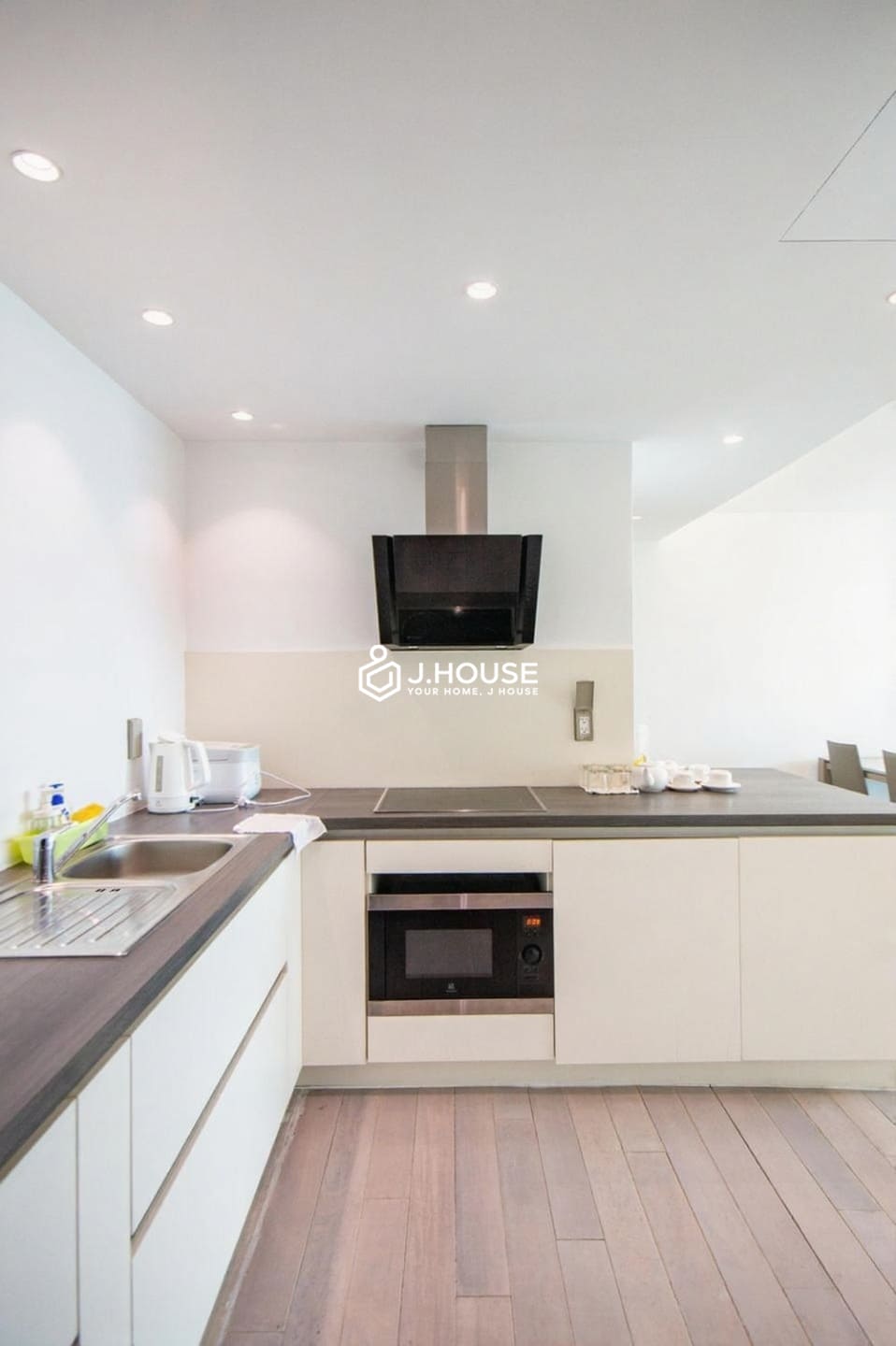 Corner 2-bedroom Leman Luxury apartment for rent in District 3, HCMC