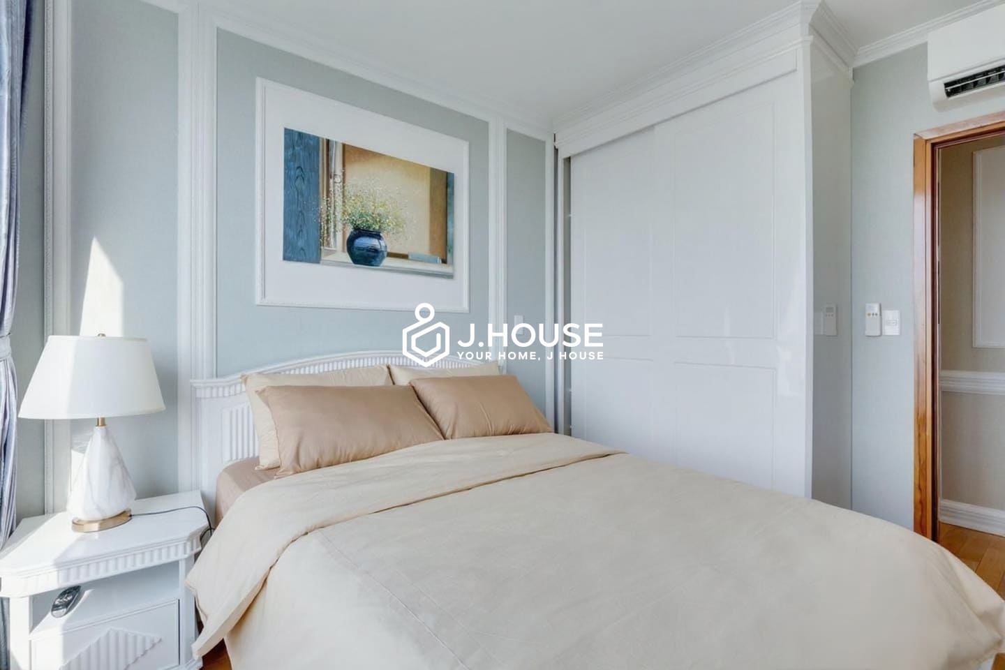 Modern 2-bedroom Leman Luxury apartment for rent in HCMC