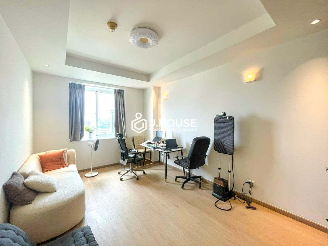 Rent a spacious 3 br Fideco Riverview apartment in Thao Dien, HCMC