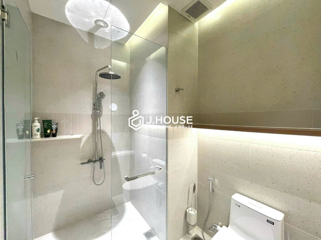 Rent a spacious 3 br Fideco Riverview apartment in Thao Dien, HCMC