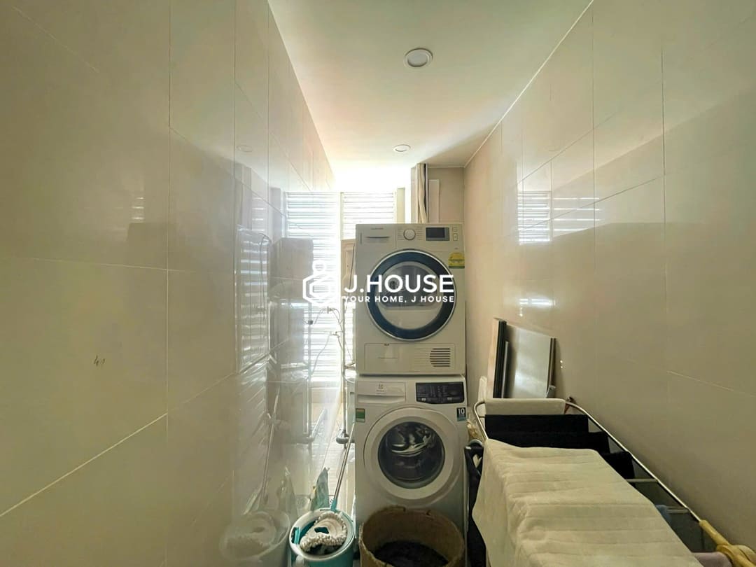 Rent a spacious 3 br Fideco Riverview apartment in Thao Dien, HCMC