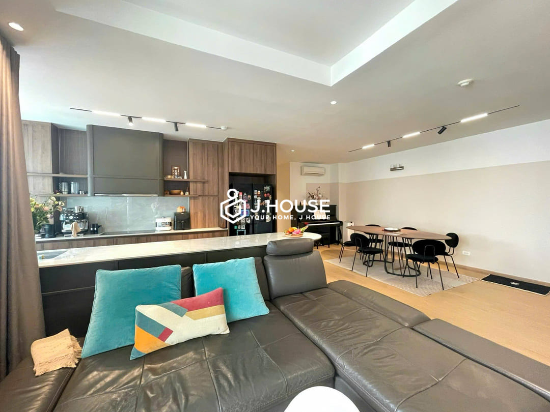 Rent a spacious 3 br Fideco Riverview apartment in Thao Dien, HCMC