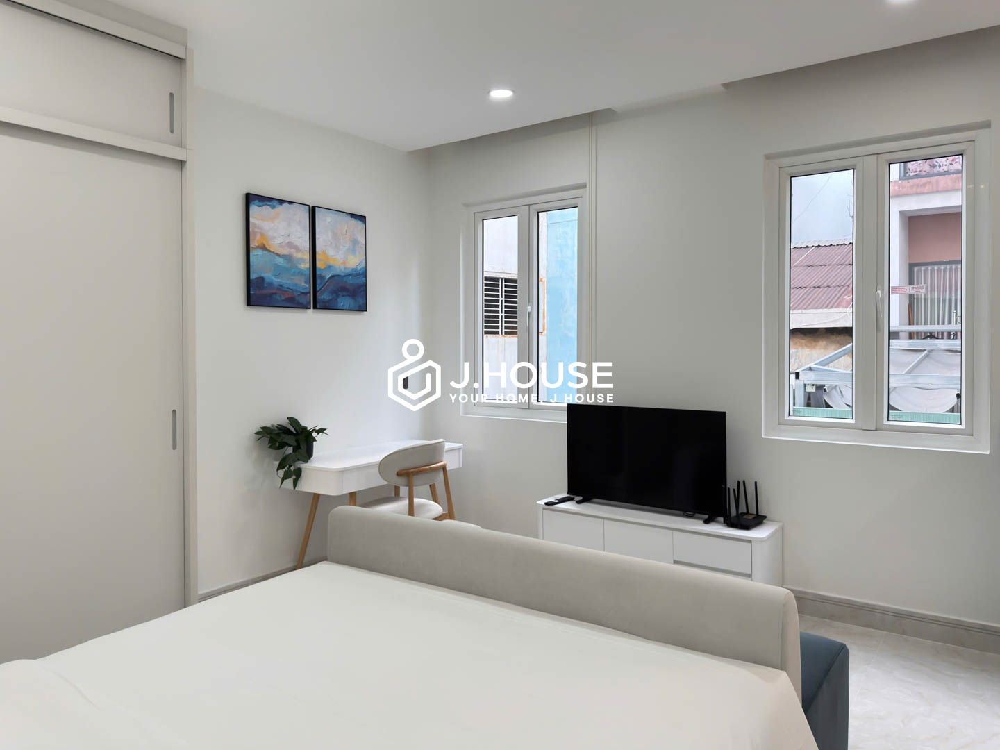 Stylish Studio Apartment with Gym for Rent in D1 - Belong