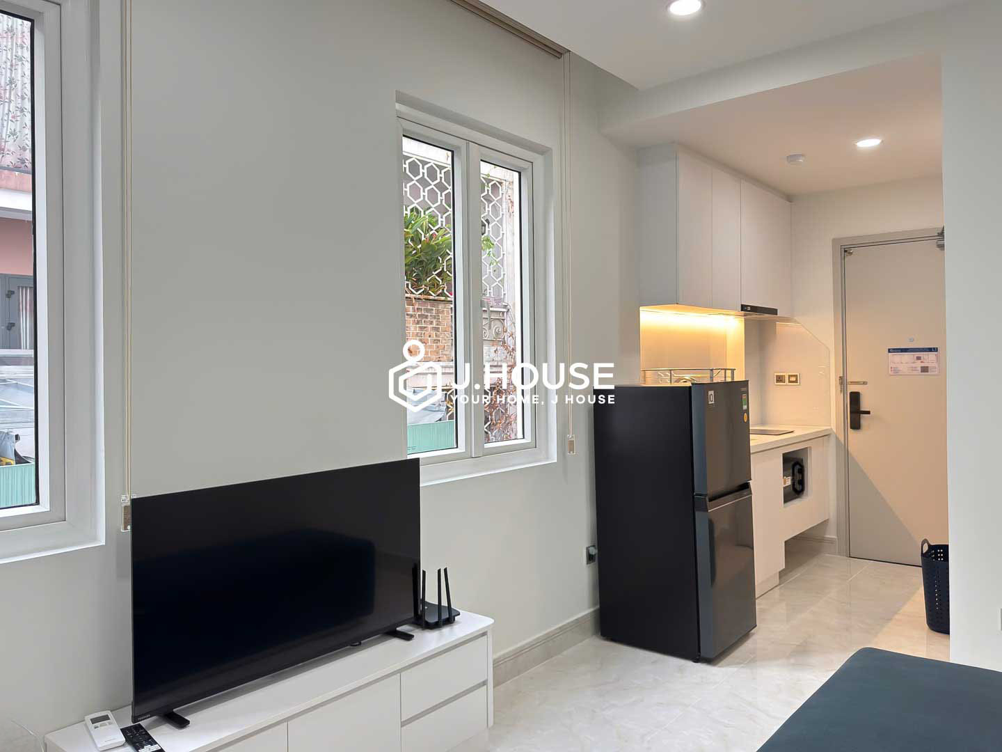 Stylish Studio Apartment with Gym for Rent in D1 - Belong