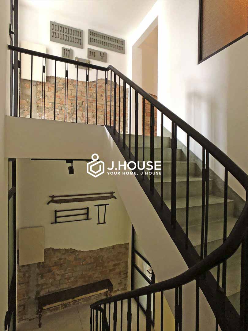 Unique 1-Bedroom For Rent near Ben Thanh Market in District 1 - Tomato Project