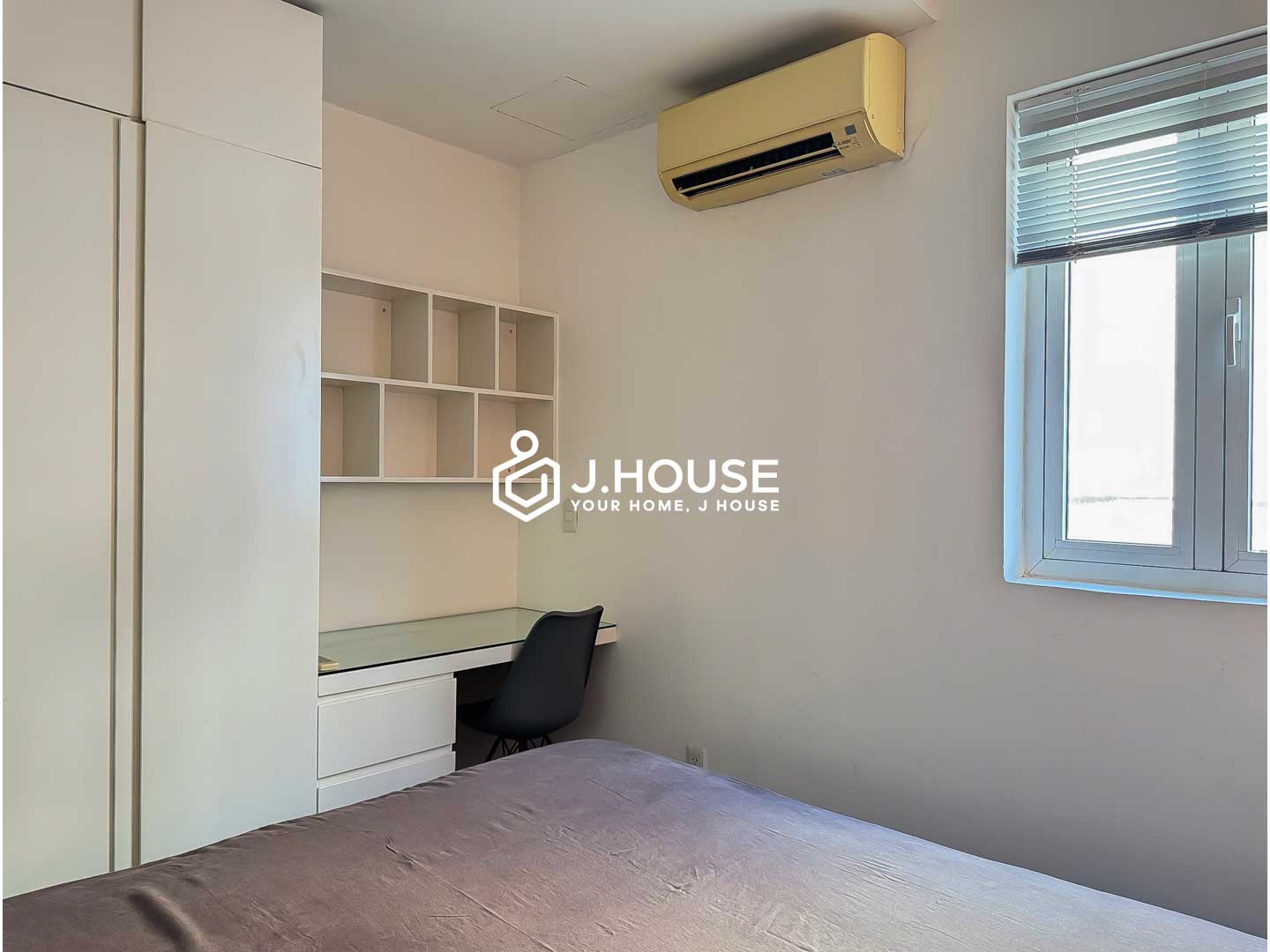 Charming 1-BR For Rent in District 1 near Ben Thanh Market at The Cozy Retrofit