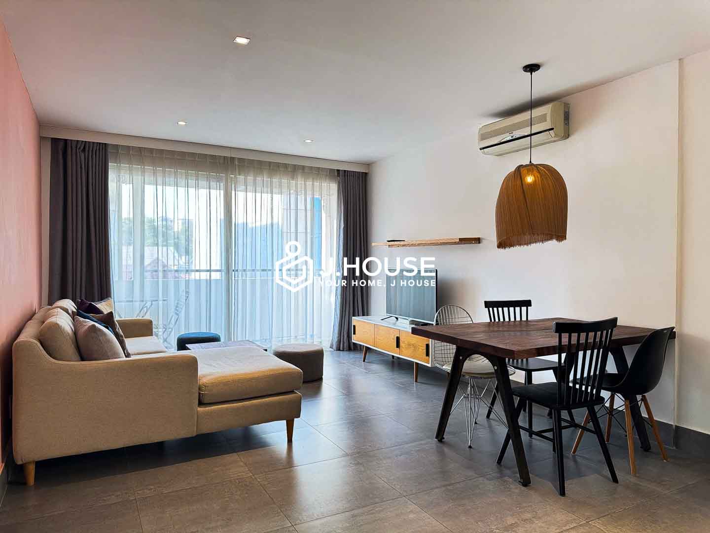 Charming 1-BR For Rent in District 1 near Ben Thanh Market at The Cozy Retrofit