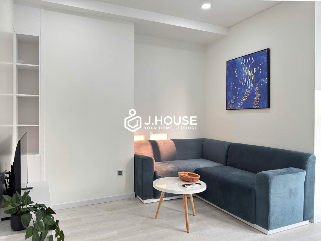 Modern 1-Bedroom with Bathtub For Rent in Tan Dinh, District 1 - Belong