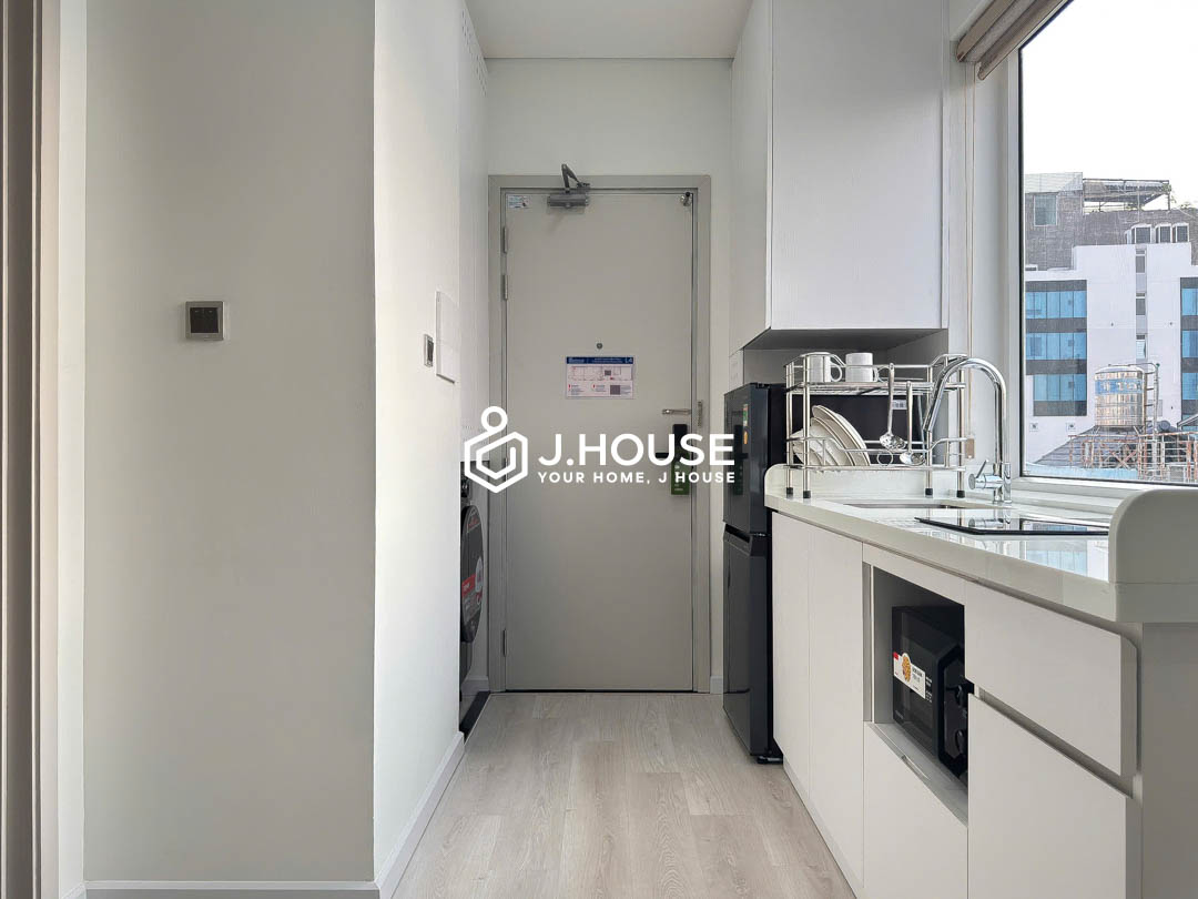 Modern 1-Bedroom with Bathtub For Rent in Tan Dinh, District 1 - Belong