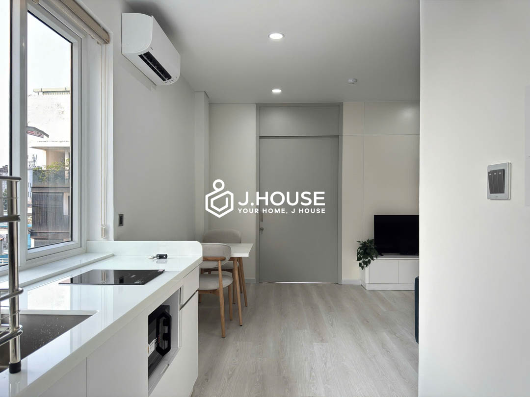 Modern 1-Bedroom with Bathtub For Rent in Tan Dinh, District 1 - Belong