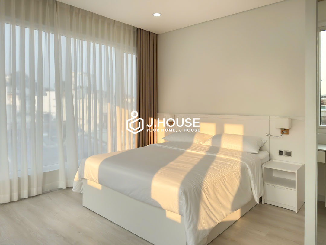 Modern 1-Bedroom with Bathtub For Rent in Tan Dinh, District 1 - Belong