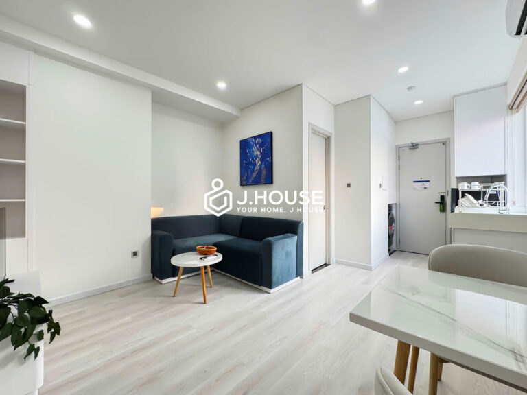 Modern 1-Bedroom with Bathtub For Rent in Tan Dinh, District 1 - Belong